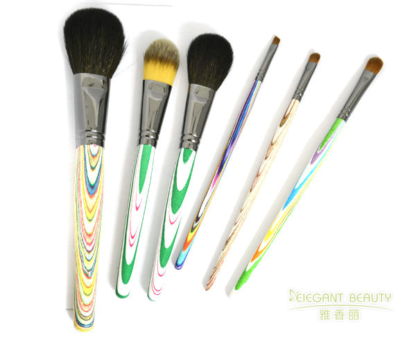 化妝刷定制的刷毛植毛角度如何優(yōu)化上妝精準度？